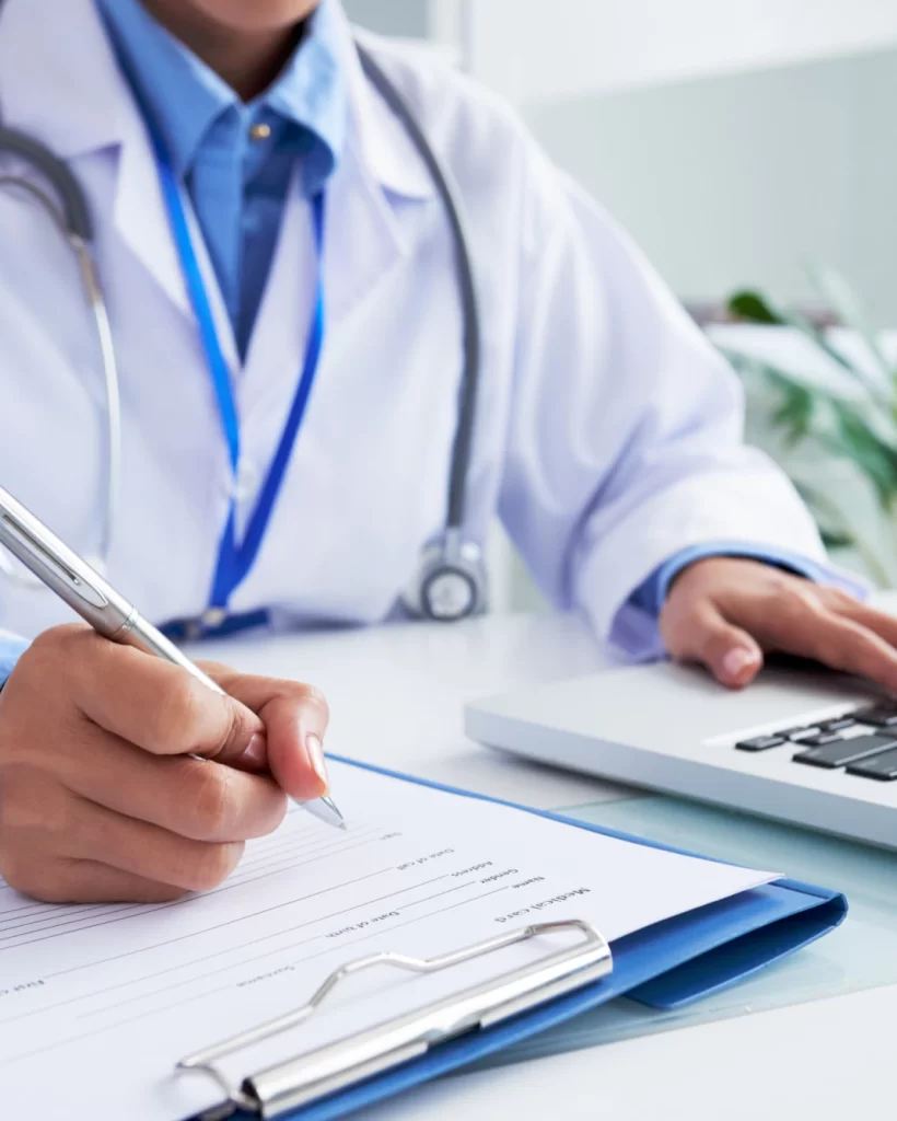 doctor-pressfoto-freepik